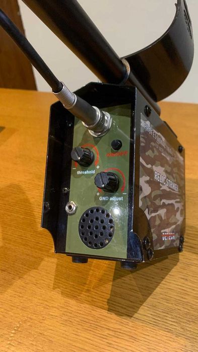 Detetor De Metais Profissional Relic Striker  frequência ultra baixa de 4,8 kHz