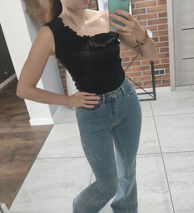 Bluzka falbanki jedno ramię