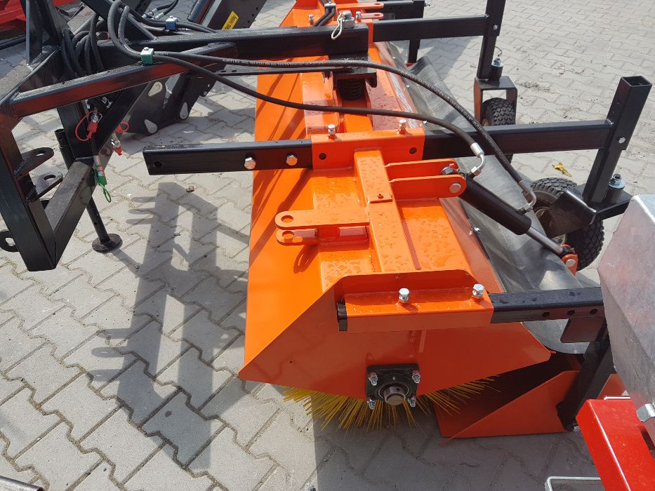 Zamiatarka hydrauliczna do ciągnika od ręki Metal-Technik 1,8-2,4m