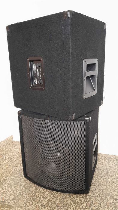 Colunas Dynacord A152