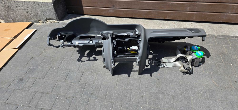 Deska rozdzielcza kokpit Audi A4 B8 Europa orginał ACHAT