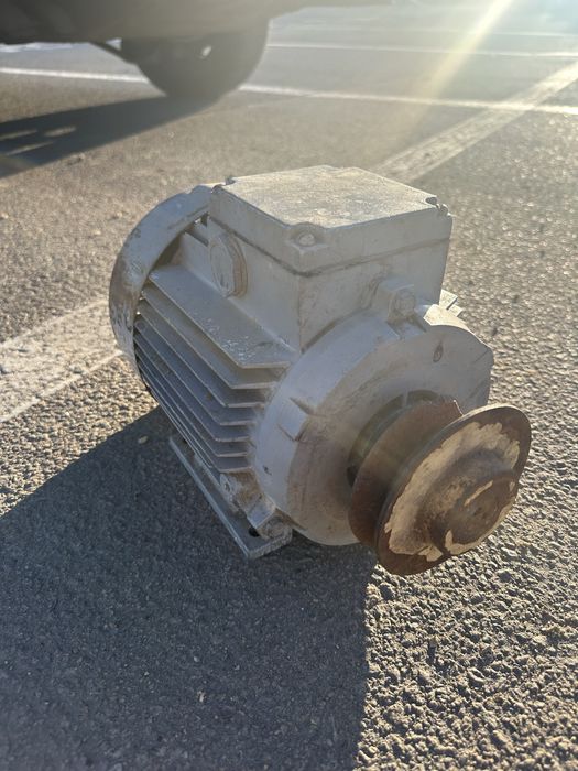 Продам электродвигатель 1.5квт