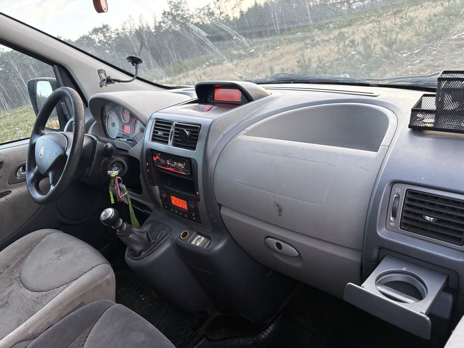 Mini van  bus  6 osob diesel Fiat scudo od kobiety