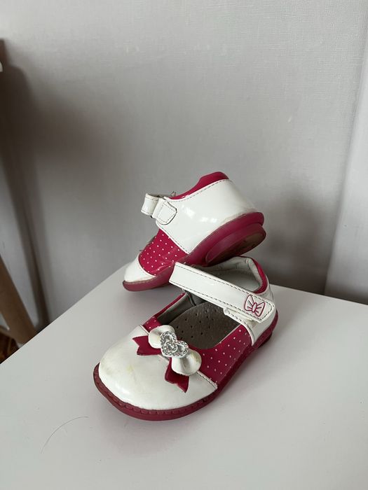 Туфлі для дівчинки