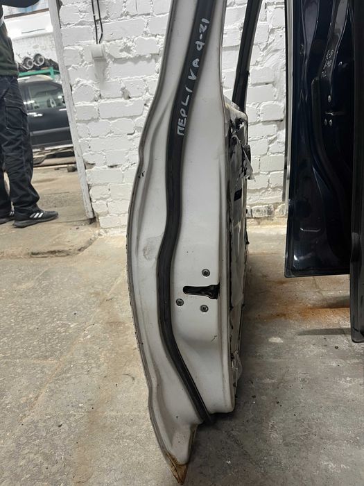 Двері Двери Скло Стекло Ниссан Навара Navara d22 nissan д22