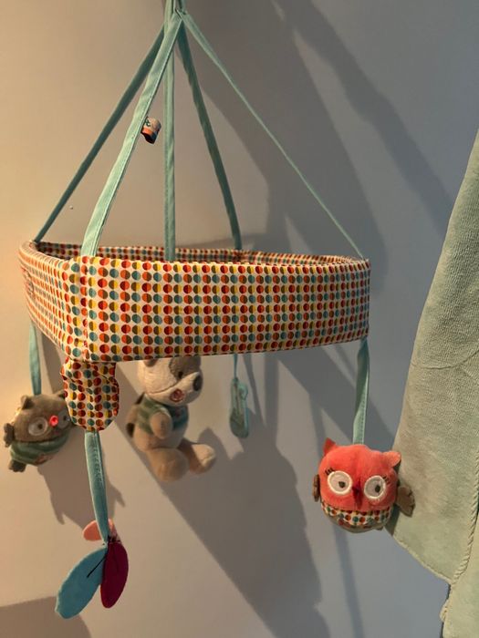 Móbil musical Tuc Tuc para berço/ cama