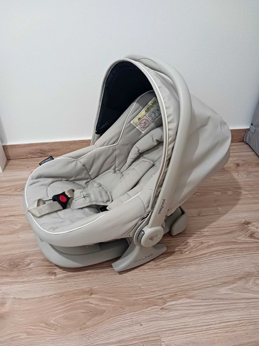 Carrinho de Passeio + Alcofa + Ovinho + 2 Bases para colocar o Ovinho com e sem isofix