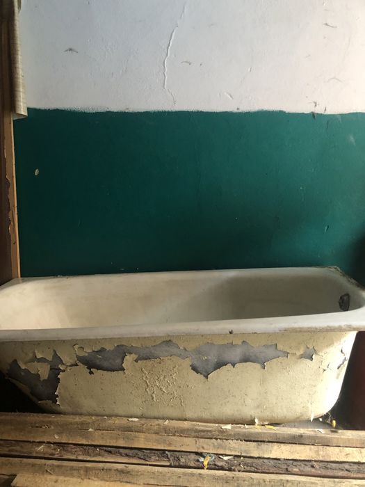 Ванна чугун з ніжками