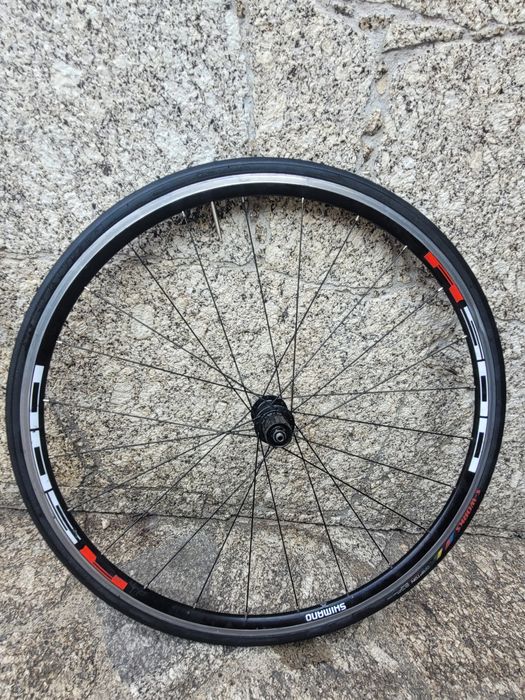 Rodas Estrada Shimano, Alumínio