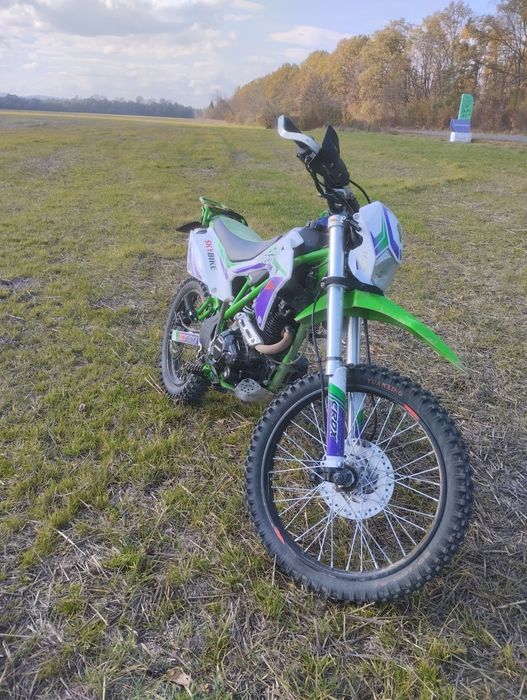 Продам ендуро Скайбайк срдх 200