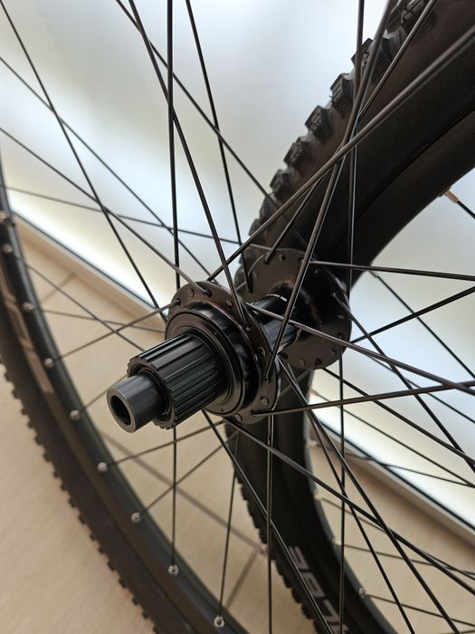 koła MTB 29 cali komplet 29x2.25 bębenek 12s microspline Shimano