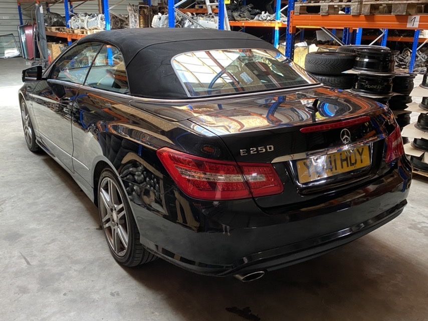 Розборка w207 212 запчастини фара капот телевізор шрот е-klass