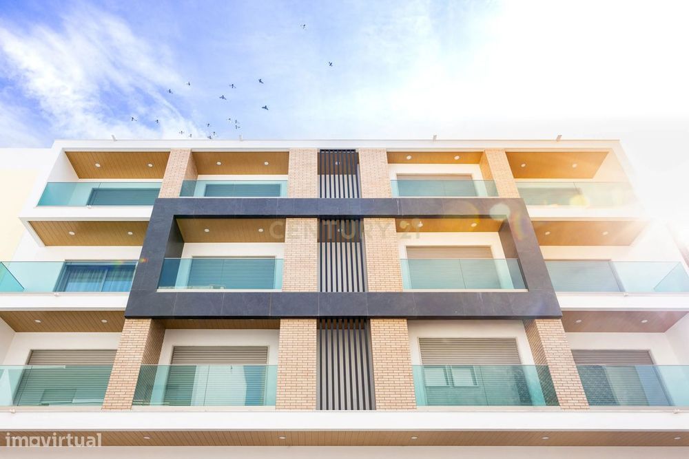 Apartamento T2 + 3  em Santo Antonio da Caparica, Almada