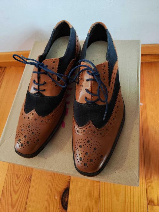 Eleganckie buty Redfoot – skórzanebrogsy / oksfordy (Rozmiar 41)