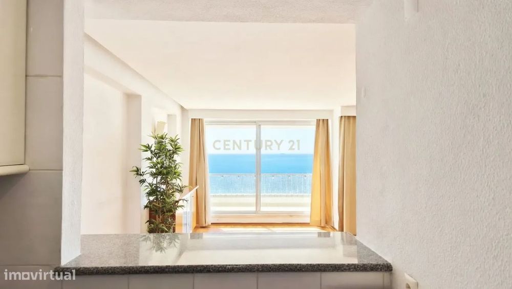 Apartamento T2 com Vista Mar em Sesimbra, Setúbal