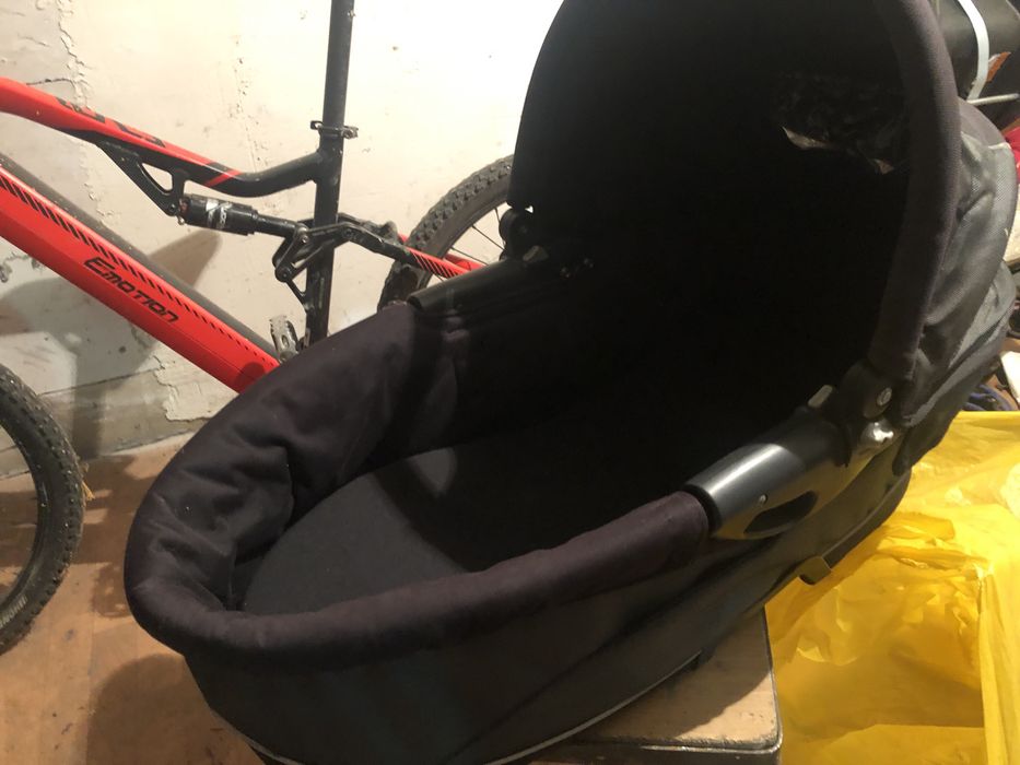 Продам майже нову люльку від коляски Quinny