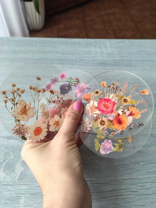 Nowe 4 akrylowe kwiatowe podkładki pod kubek