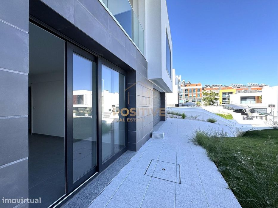 Moradia T4 em Vale de Milhaços | Espaço, luz natural |  A33 e A2 | A 2