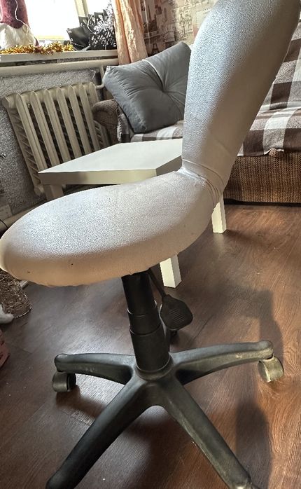 Стілець для салону краси, стілець візажиста