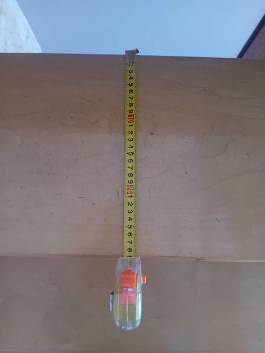 Zdemontowane schody drewniane z poręczą i balustradą