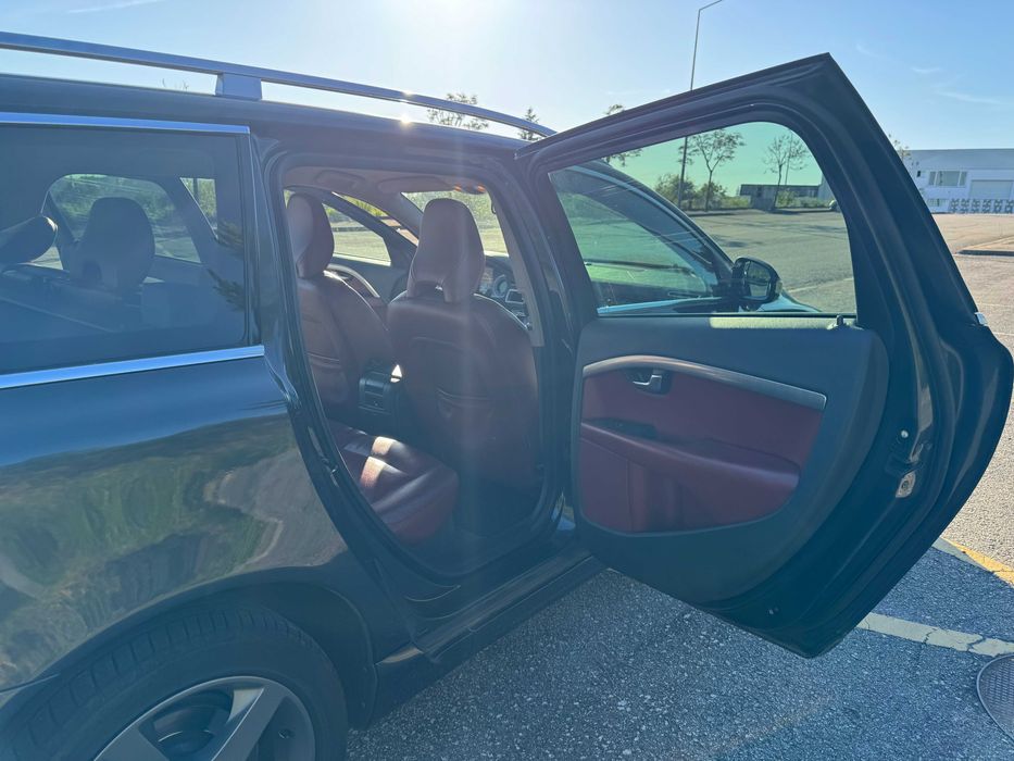 VOLVO V70 Summum (Full Extras)