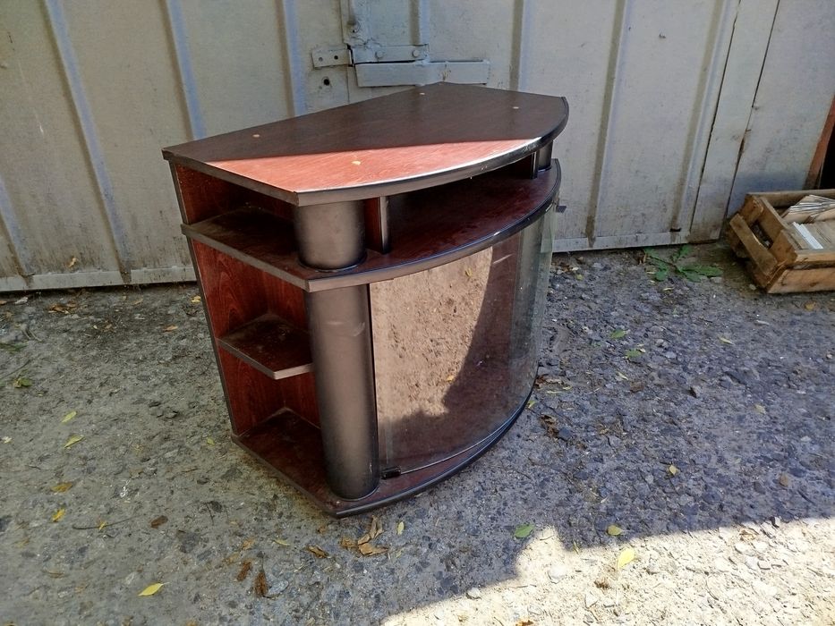 Продам тумбу під телевізор б/у