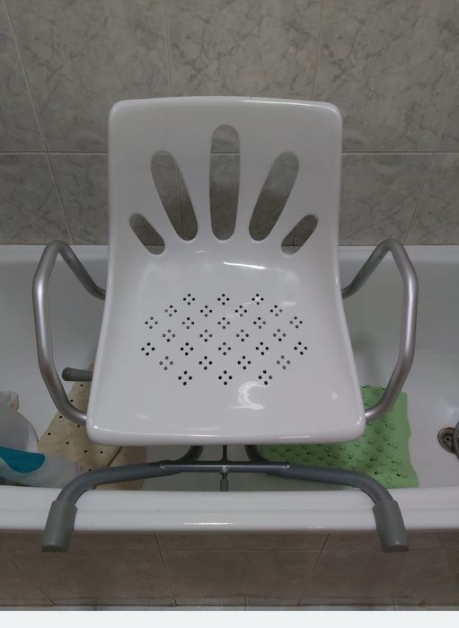 Cadeira Giratória de Banheira