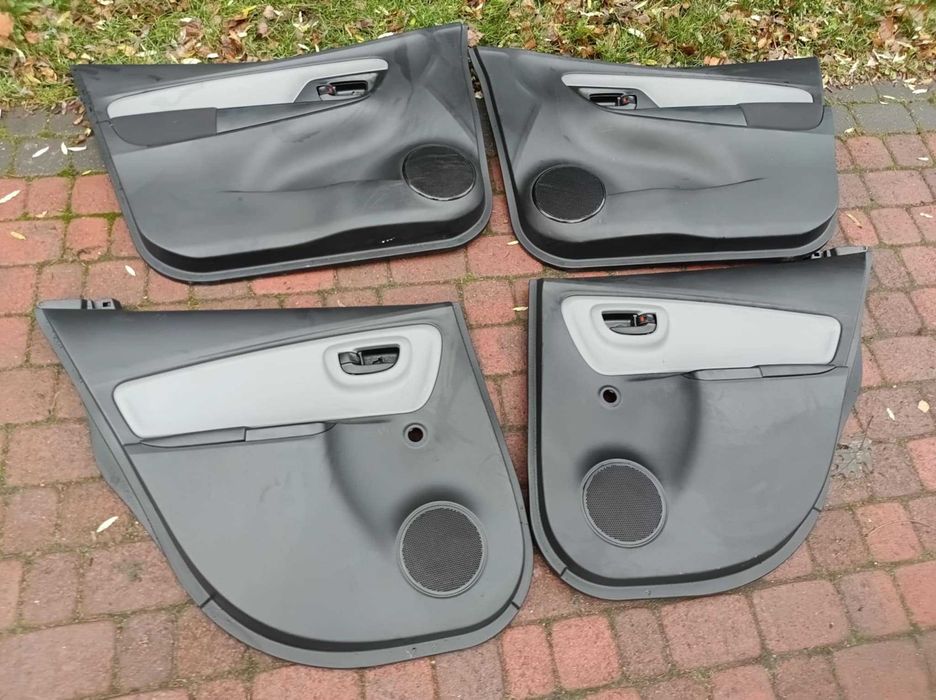 Toyota Yaris III fotele kanapa boczki transport