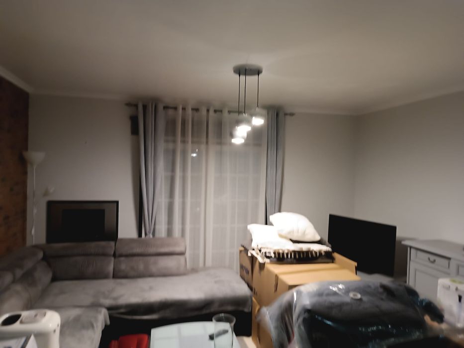 Aluga-se casa com dois quartos