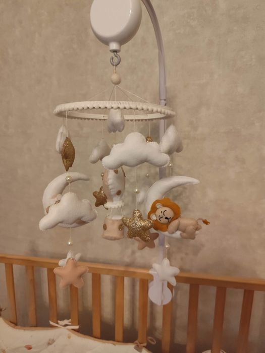 Мобіль на дитяче ліжечко