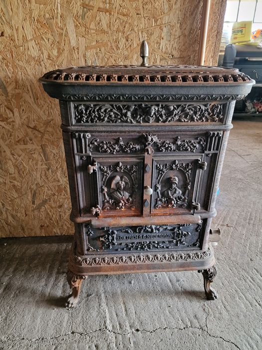 Piec żeliwny  De Dietrih