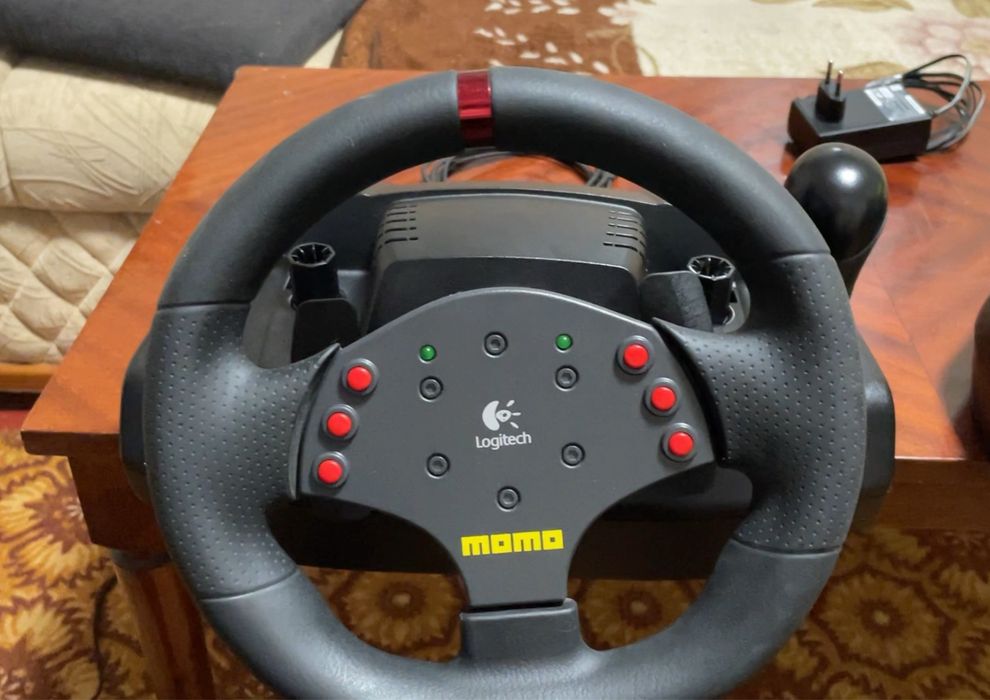 Logitech Momo racing Force feedback 900 градусів
