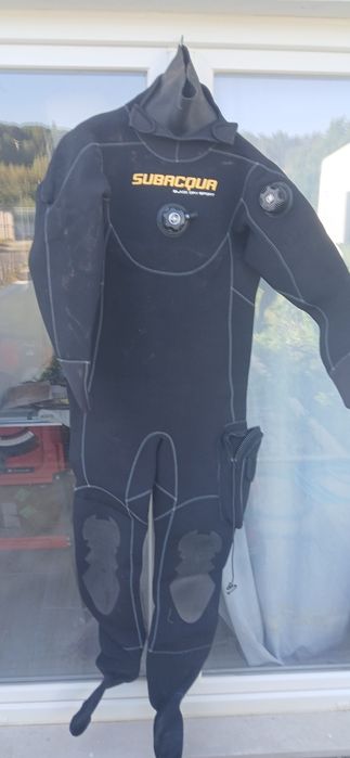 Fato seco scubaqua black dry sport como novo