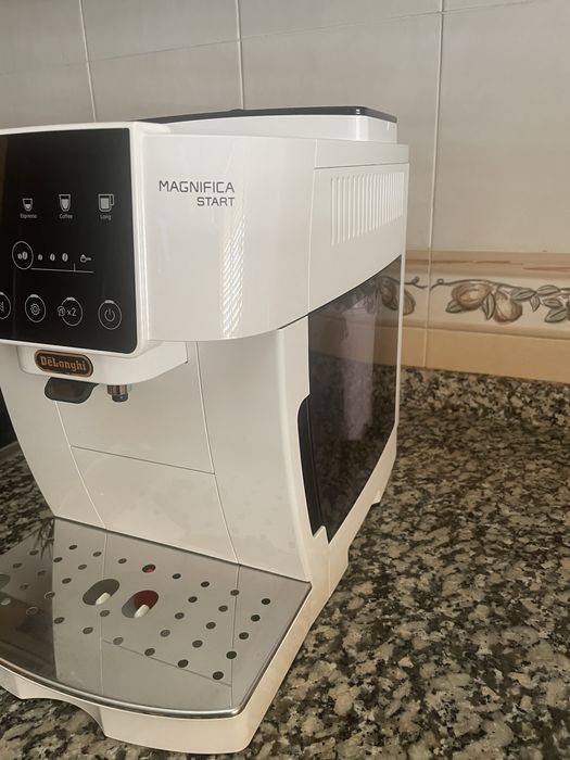 Máquina de Café DeLonghi Magnifica Start ECAM220.20.W
