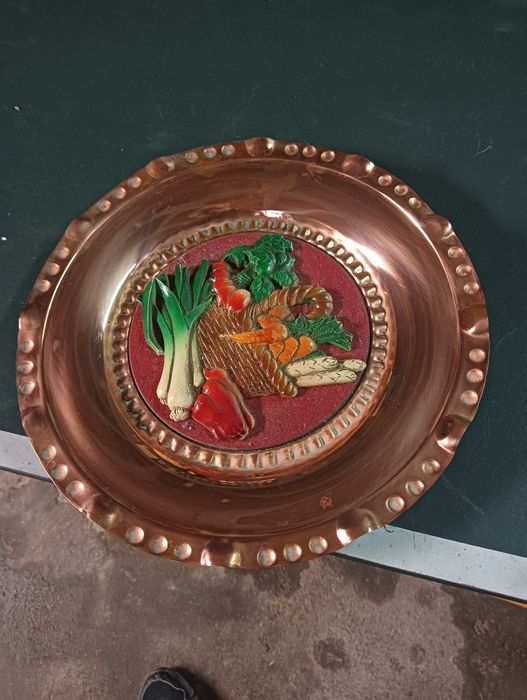 Prato ornamental em cobre