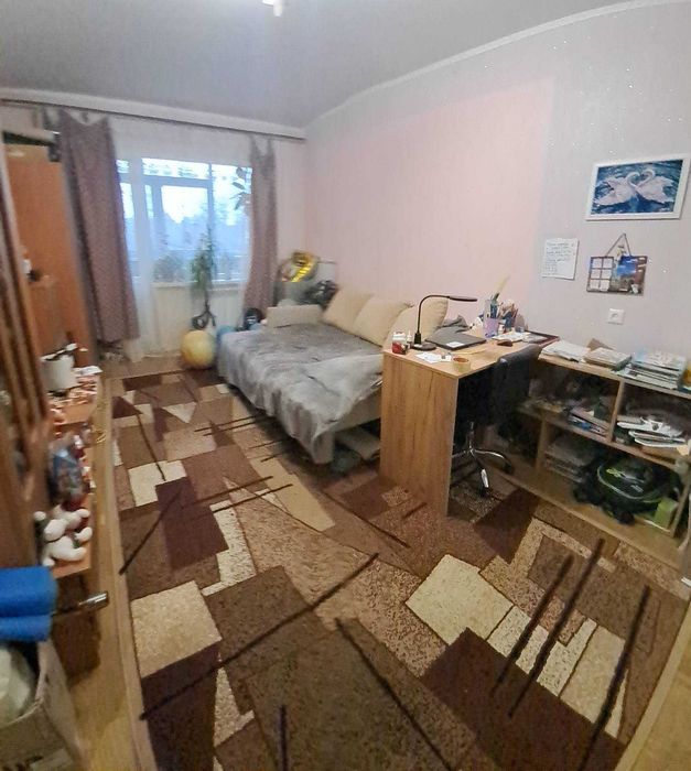 Продам 1 кімнатну квартру в центрі міста Чугуїв.