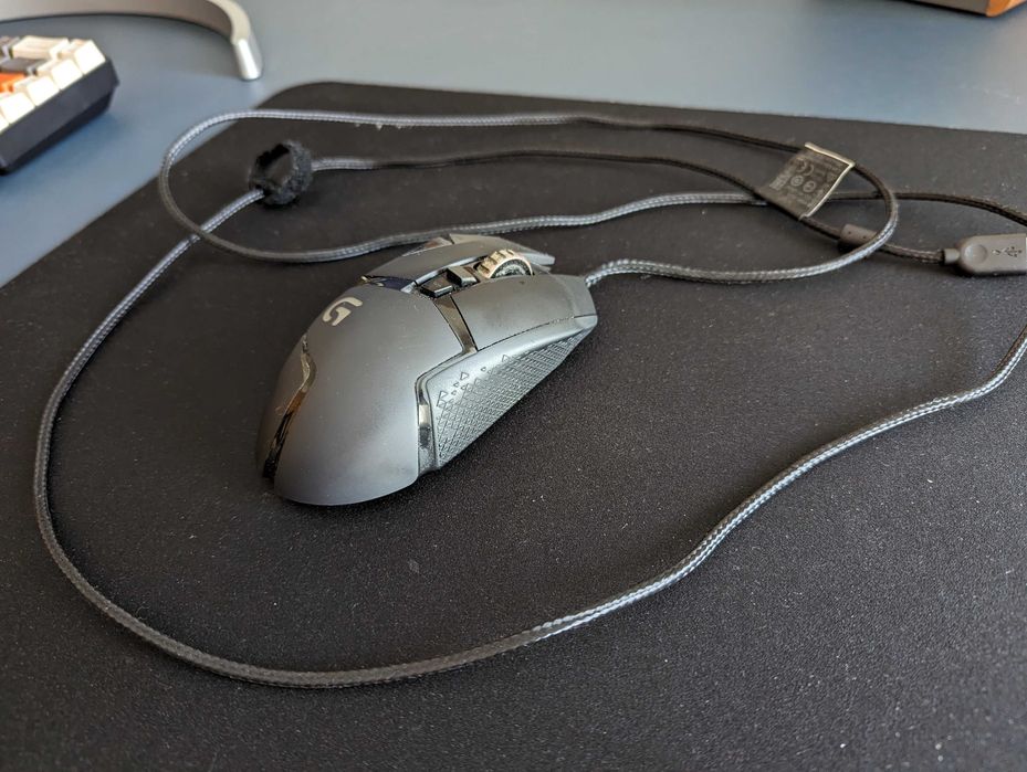 Logitech G502 - Como novo