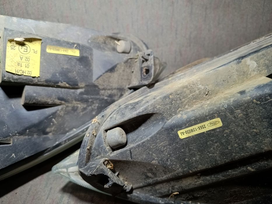 Lampa lampy przód lewa prawa Ford Fiesta MK5 02- oryginał komplet