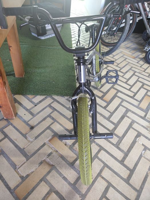 Bicicleta bmx como nova