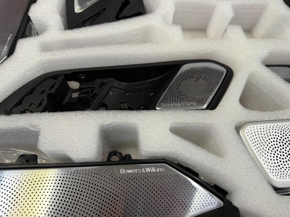 Сетки с подсветкой Bowers & Wilkins на BMW X5 G05 / X7 G07