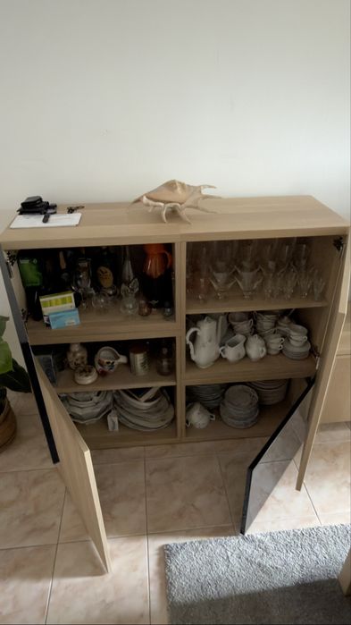 Aparador BESTA IKEA
