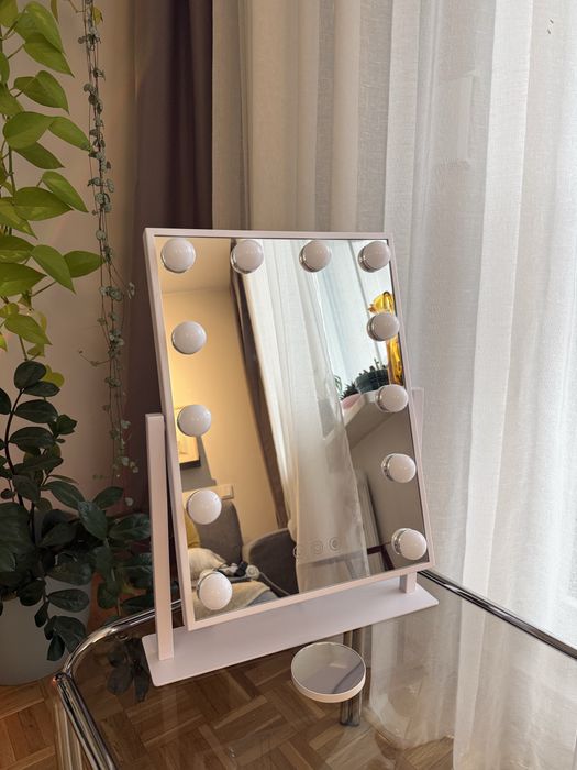 Nowe lustro do makijażu na toaletkę LED lusterko kosmetyczne make up