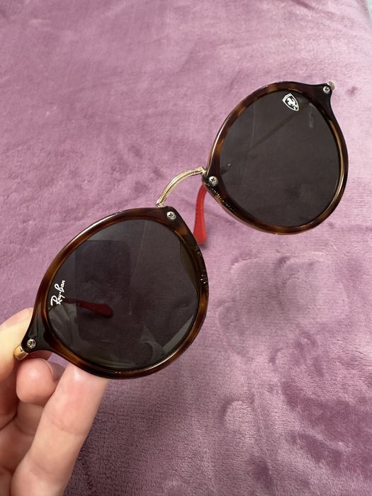 Солнцезащитные очки Ray Ban