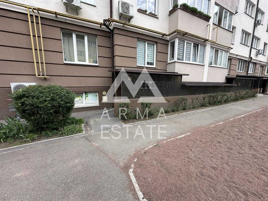 Продаж Торгова площа, ЖК Озерний Гай, Гатне