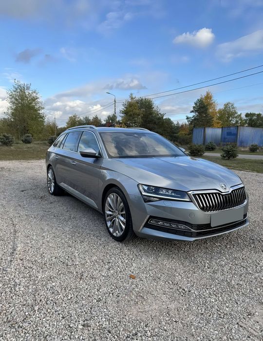 Skoda Superb      2020