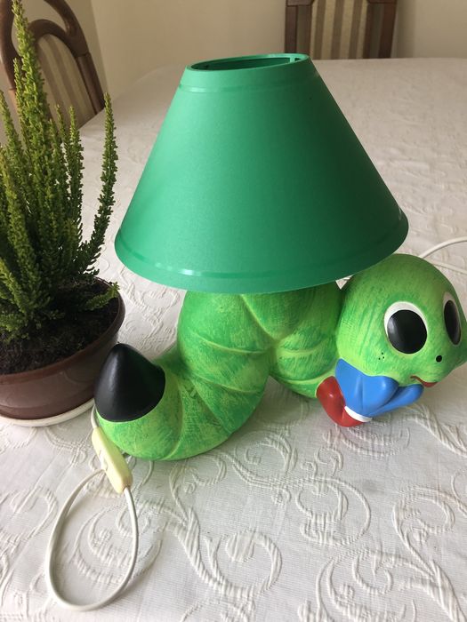 Lampa nocna dla dzieci wesoła gąsiennica