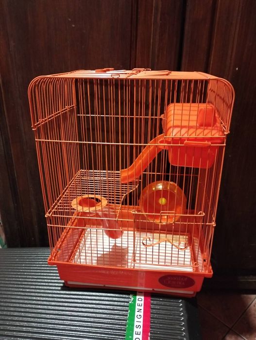 Продам класную клетку