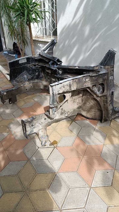 Продам кузовные запчасти Туксон.(ланжероны, стойки, четверть.)Защита