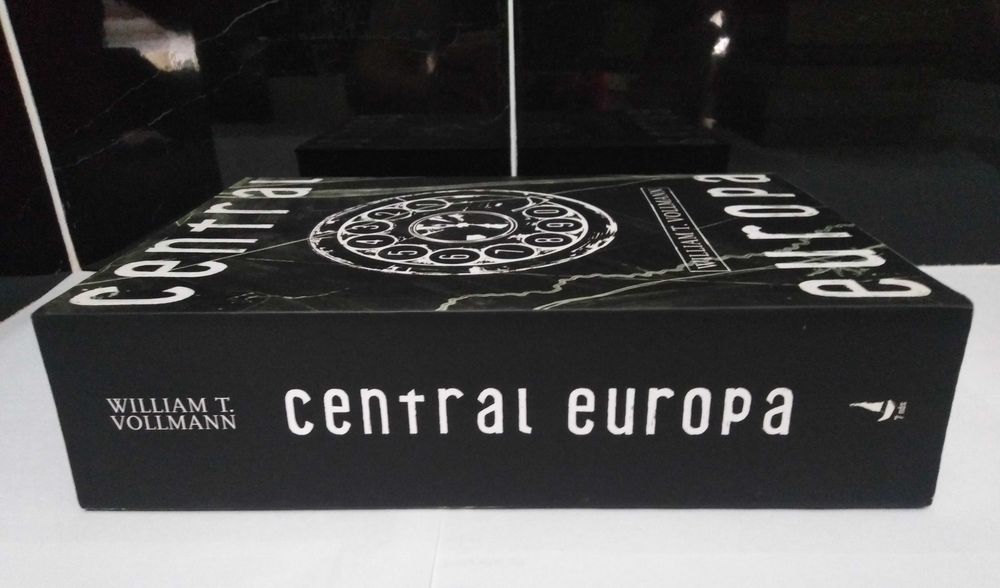Livro Central Europa de William T. Vollmann, publicado em Português.