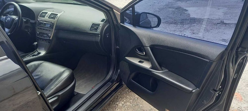 Тойота Авенсис 2.0